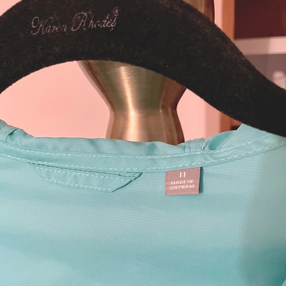 Cute turquoise rain jacket for ☔️ or 🏃🏻‍♀️ - Picture 5 of 5